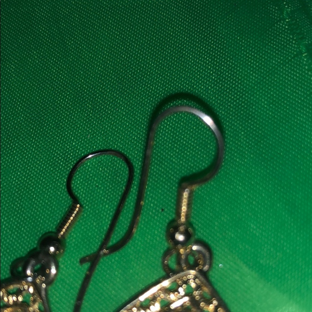 Used earrings 2” - Picture 5 of 5